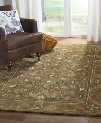 SAFAVIEH Antiquity Collection Accent Rug - 2'3" x 4', Olive & Gold, Handmade Traditional Oriental Wool, Ideal for High Traffic Areas in Entryway, Living Room, Bedroom (AT52A)