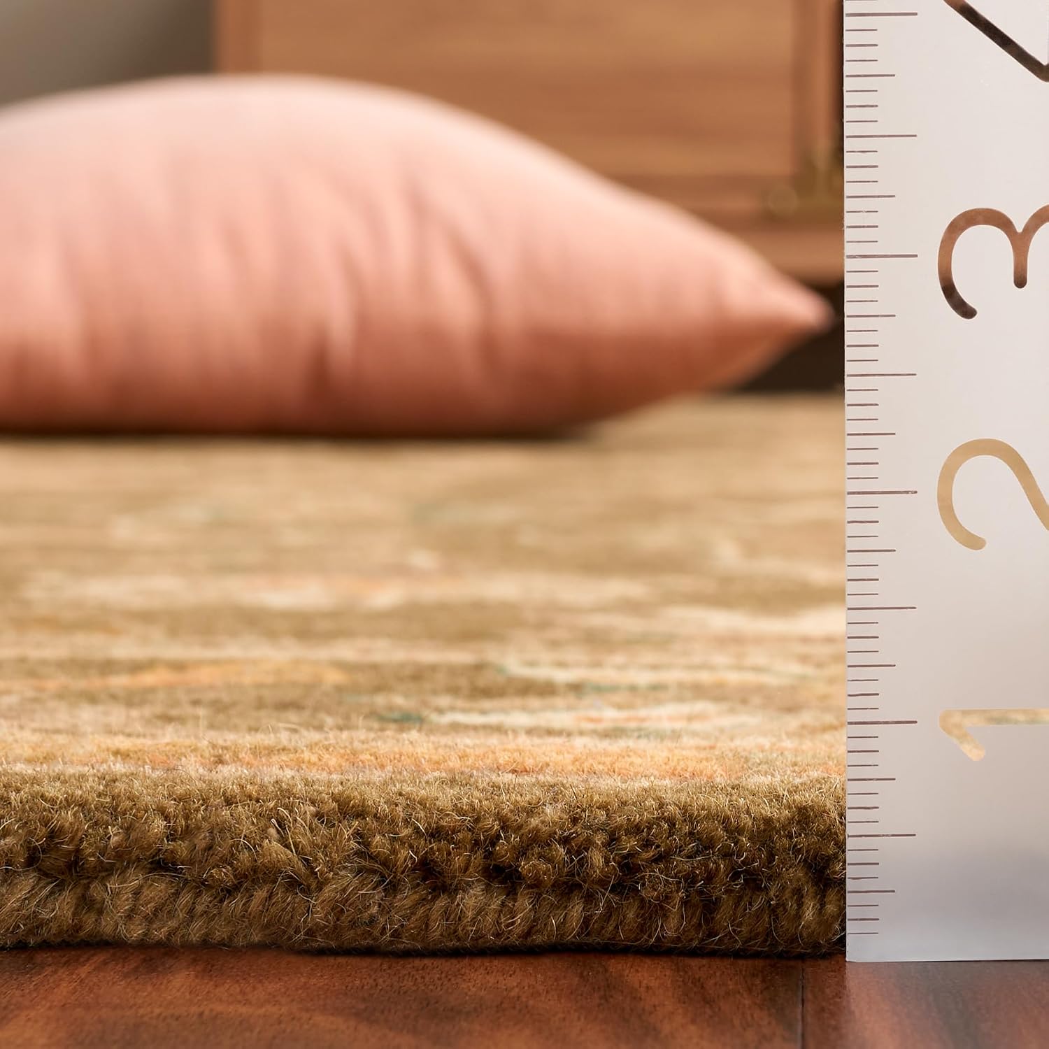 SAFAVIEH Antiquity Collection Accent Rug - 2'3" x 4', Olive & Gold, Handmade Traditional Oriental Wool, Ideal for High Traffic Areas in Entryway, Living Room, Bedroom (AT52A) - Image 4